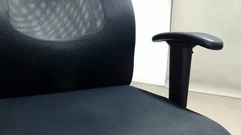 kcufehtohw online show from February 21, 8:15 am