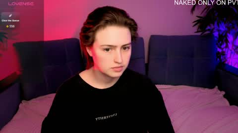 Snapshot of kebesheska chatting on May 8, 9:14 am Seb Polly Roxy Jonny online show from May 8, 9:14 am