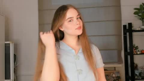 Snapshot of keen_mirage chatting on April 6, 1:34 pm keen_mirage online show from April 6, 1:34 pm