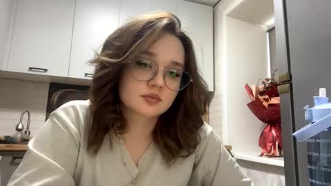 Snapshot of keeshatenn chatting on February 19, 11:28 am Velma online show from February 19, 11:28 am