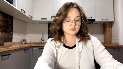 Snapshot of keeshatenn chatting on February 28, 10:38 am Velma online show from February 28, 10:38 am