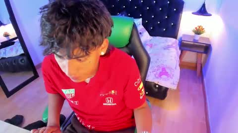 Keevin online show from March 8, 6:58 pm