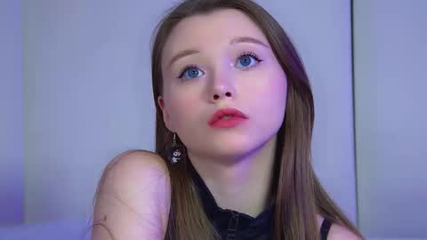 Keira online show from March 22, 6:06 am