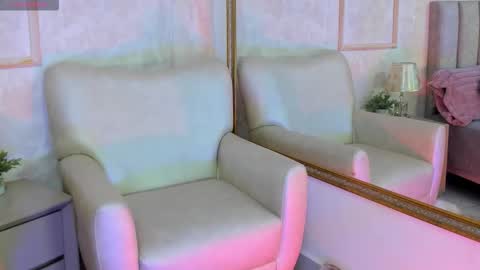 keirahartz online show from January 19, 3:32 am