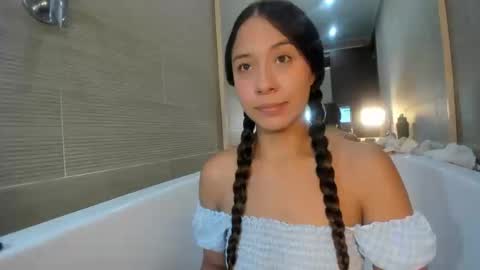 keiry_gonzalez11_aws online show from September 19, 1:18 am