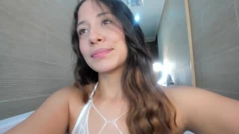 keiry_gonzalez11_aws online show from October 7, 12:19 am