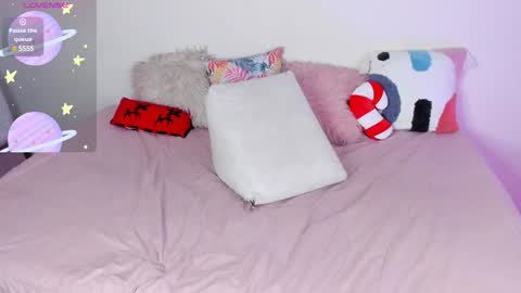 Keisy  online show from December 9, 1:55 pm