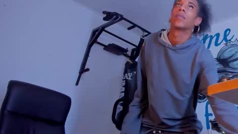 KEISY MARIANA  online show from March 6, 11:39 am