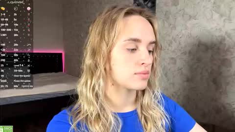 Snapshot of kelisipe chatting on November 11, 8:25 am Sylvia online show from November 11, 8:25 am