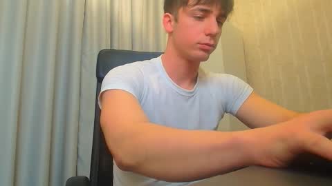 KellenWest online show from December 19, 5:14 am