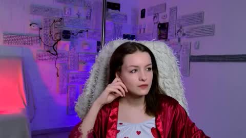 kelliebanshe online show from March 23, 8:07 am