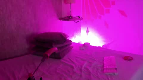 Snapshot of kelly_666 chatting on May 31, 2:13 pm kelly_666 online show from May 31, 2:13 pm