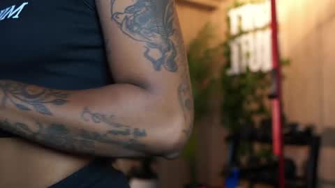 kelly__thomson online show from April 18, 12:53 pm