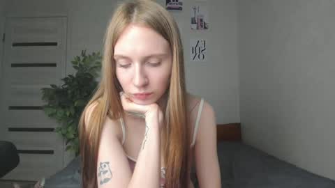 Snapshot of kelly_gerzikaaa chatting on May 8, 3:17 pm kelly_gerzikaaa online show from May 8, 3:17 pm