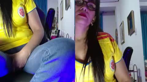 Snapshot of kelly_squirting chatting on June 24, 4:22 am KELLY online show from June 24, 4:22 am