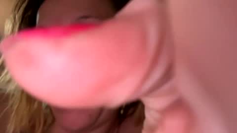 Snapshot of kelly_wight223 chatting on November 2, 12:07 pm kelly_wight223 online show from November 2, 12:07 pm