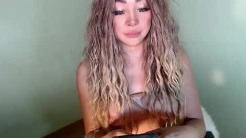 its me KELLY online show from February 22, 6:57 am