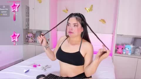 Snapshot of kellykallahan chatting on February 26, 8:08 pm KELLY online show from February 26, 8:08 pm