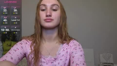 Snapshot of kellykeat chatting on September 30, 6:57 pm Princess Kelly online show from September 30, 6:57 pm