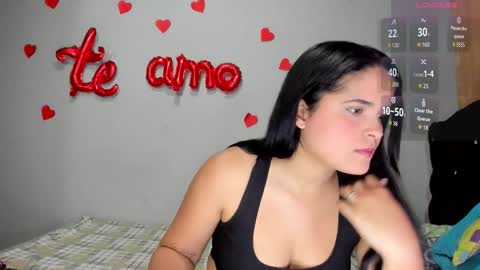 kellyMillian  online show from December 14, 3:23 am