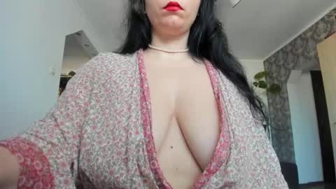 Snapshot of kellymorgan_ chatting on February 10, 10:31 am Monday - Friday  08 am - 3 pm GMT 3 online show from February 10, 10:31 am