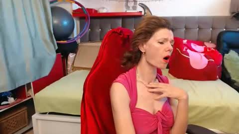 kelly online show from October 28, 10:08 am