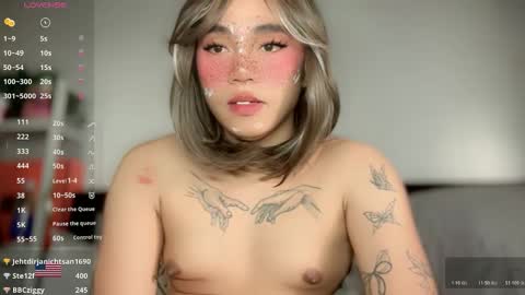 Kelly Smith online show from April 9, 8:09 am