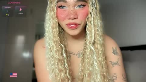 Kelly Smith online show from April 25, 9:45 am