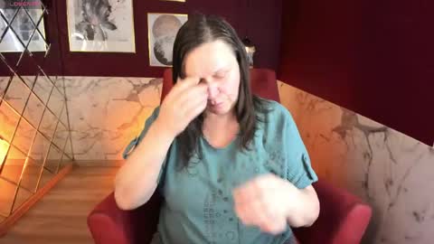 Kelly online show from May 24, 5:23 am