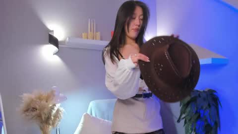 Snapshot of kellyy_bern chatting on June 4, 1:22 am kellyy_bern online show from June 4, 1:22 am