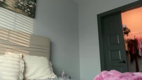 Snapshot of kelseyblu chatting on May 4, 11:45 pm Kelsey Blu online show from May 4, 11:45 pm