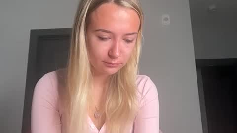 Snapshot of kelseyblu chatting on May 8, 12:49 am Kelsey Blu online show from May 8, 12:49 am