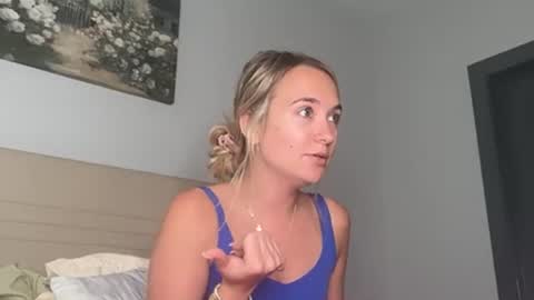 Snapshot of kelseyblu chatting on May 9, 11:21 pm Kelsey Blu online show from May 9, 11:21 pm