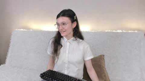 Snapshot of kelsirabenold chatting on May 18, 4:51 am Kelsirabenold online show from May 18, 4:51 am
