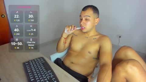 Snapshot of kelvin_hot276 chatting on March 24, 3:33 am kelvin_hot276 online show from March 24, 3:33 am