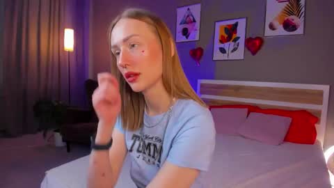 kely cute online show from February 24, 11:19 am