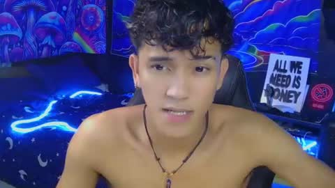Snapshot of ken_bigcockxx chatting on July 23, 9:18 am Ken online show from July 23, 9:18 am