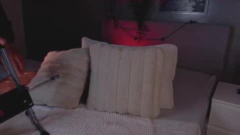   online show from February 26, 11:31 am