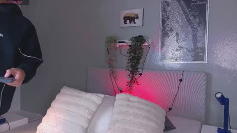   online show from March 16, 11:14 am