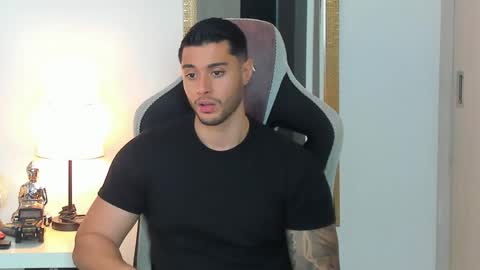 ken_mailik online show from May 25, 11:33 pm