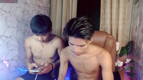Snapshot of ken_minjun chatting on April 29, 11:47 am ken_minjun online show from April 29, 11:47 am