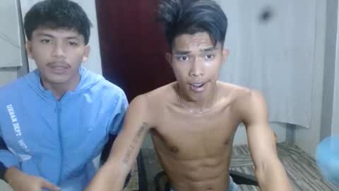 Snapshot of ken_minjun chatting on May 1, 11:48 am ken_minjun online show from May 1, 11:48 am