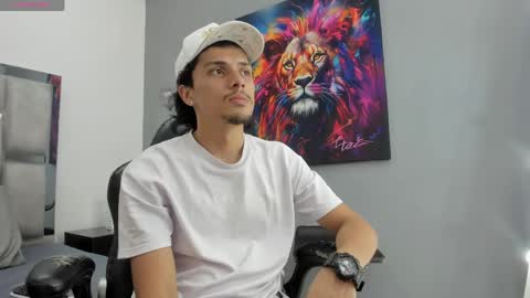 Snapshot of ken_valkov chatting on April 22, 7:48 pm Ken Valkov online show from April 22, 7:48 pm