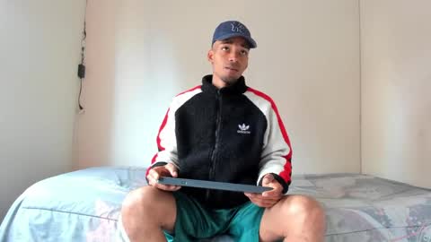 Snapshot of kenan_2601 chatting on May 25, 2:12 pm kenan 2601 online show from May 25, 2:12 pm