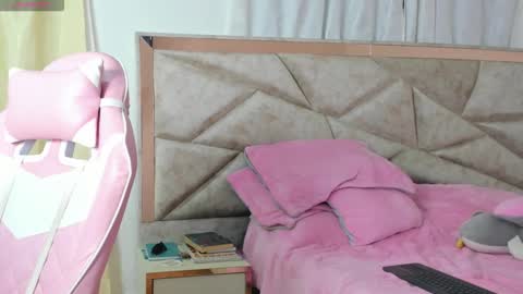 Snapshot of kendal_hot1 chatting on October 23, 10:41 pm Aleja3 online show from October 23, 10:41 pm