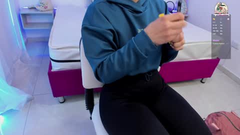 kendal_jhonsson online show from December 23, 11:47 am