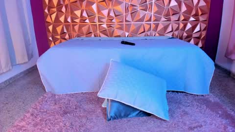 Snapshot of kendall23_ chatting on December 31, 5:11 am Kendall online show from December 31, 5:11 am