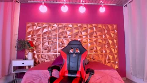 Snapshot of kendall23_ chatting on January 26, 12:22 pm Kendall online show from January 26, 12:22 pm