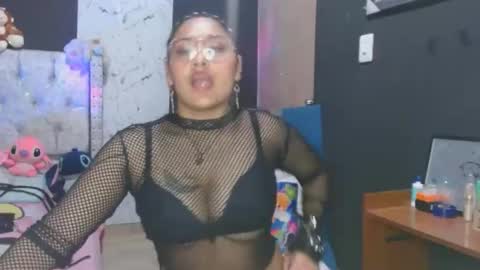 Snapshot of kendall_cherry_ chatting on October 29, 9:05 pm kendall online show from October 29, 9:05 pm