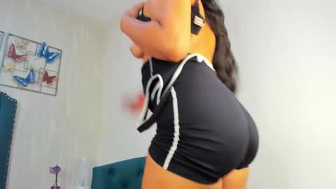 Snapshot of kendall_queen__ chatting on February 21, 7:48 pm kendall queen online show from February 21, 7:48 pm